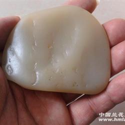 天然龙陵黄龙玉水冲料